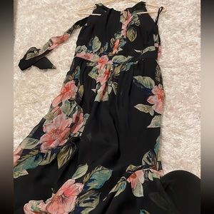 Sleeveless floral maxi dress